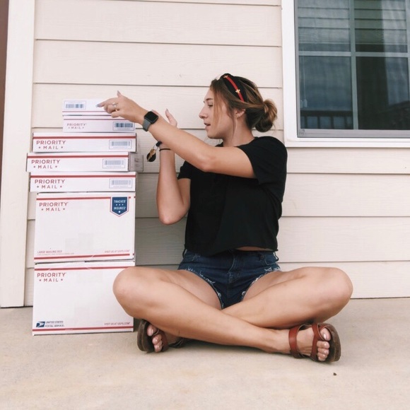 Meet your Posher, Cheyna - Picture 2 of 3